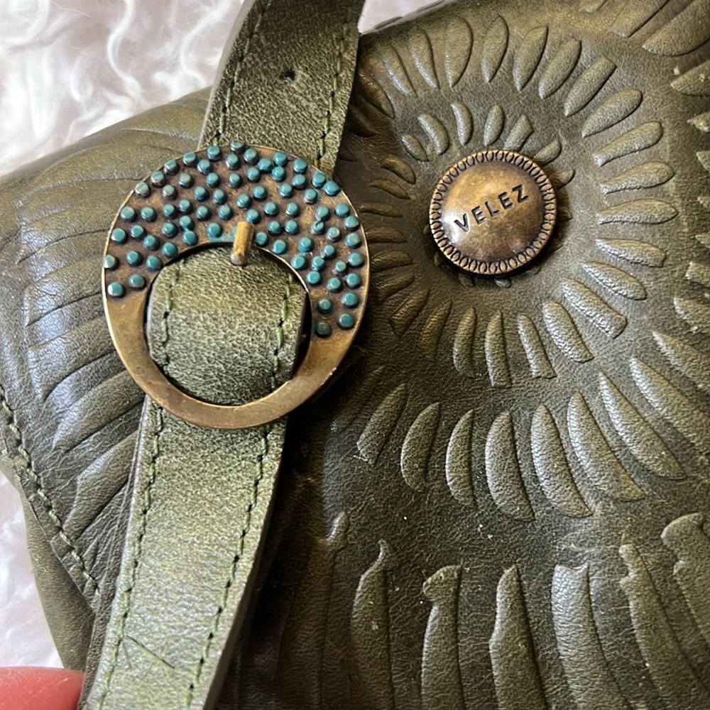 Vintage Velez leather crossbody bag - Picture 3 of 8